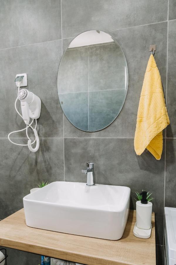 Constantin Inn Ni Екстериор снимка